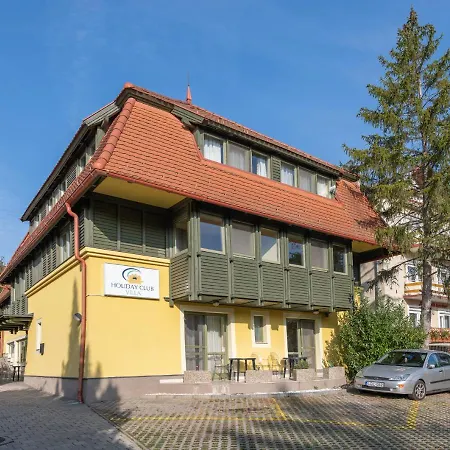 Couette-café Holiday Club