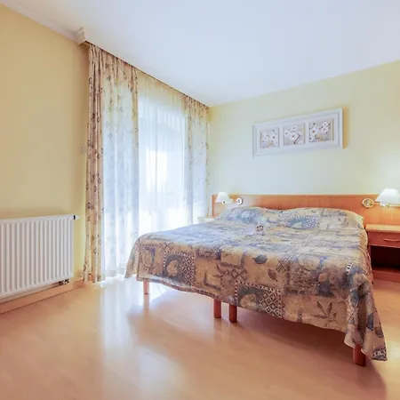 Couette-café Holiday Club *
